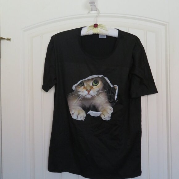 NWOT CAT Peeking Through Tee Black Medium (F67) - Picture 1 of 4
